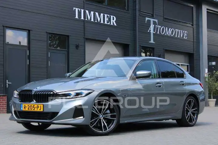 2022 BMW 320
