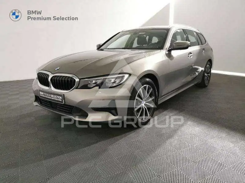2022 BMW 320