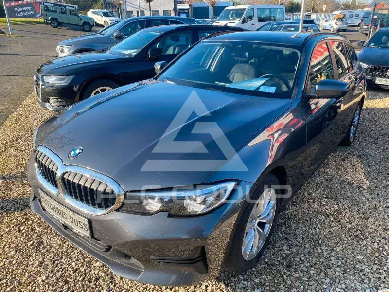 2022 BMW 320