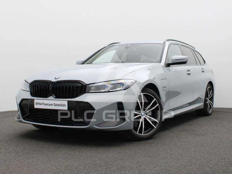 2022 BMW 320