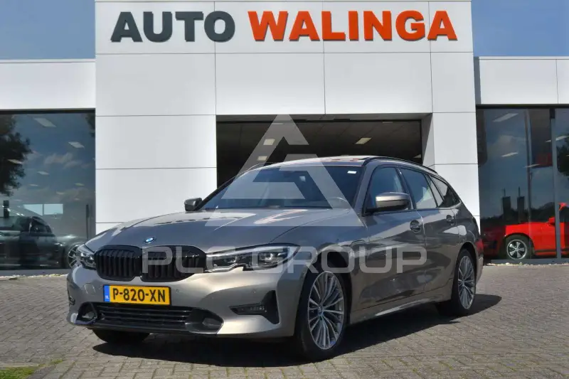 2022 BMW 320