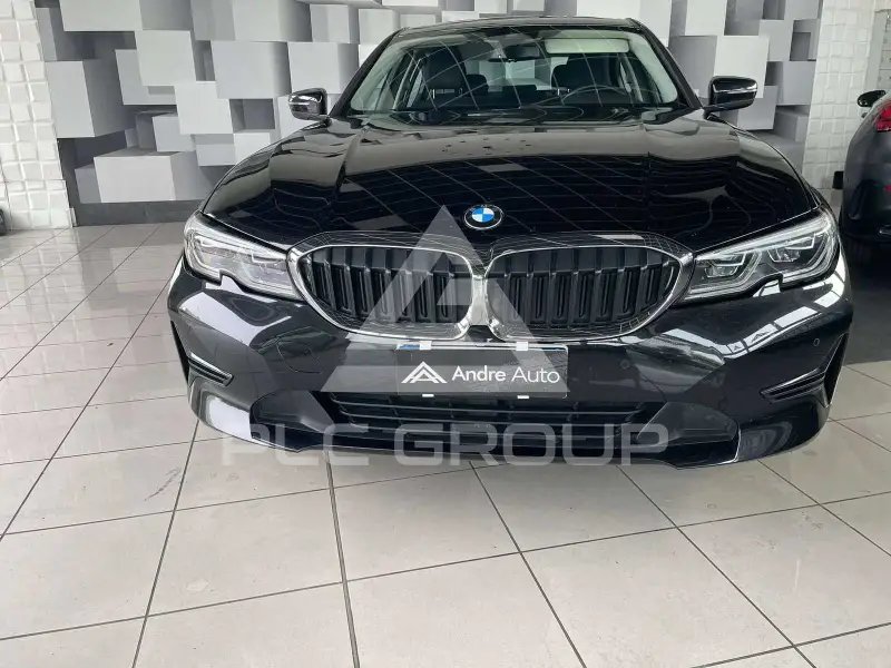 2022 BMW 320