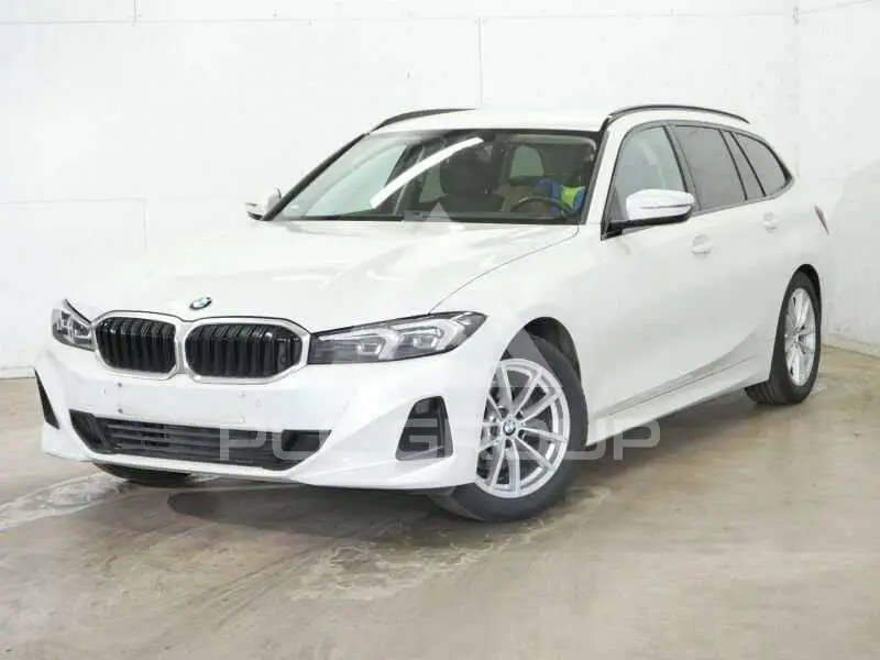 2022 BMW 320