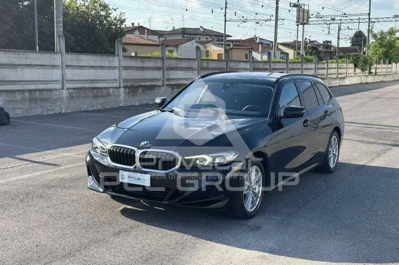 2022 BMW 320