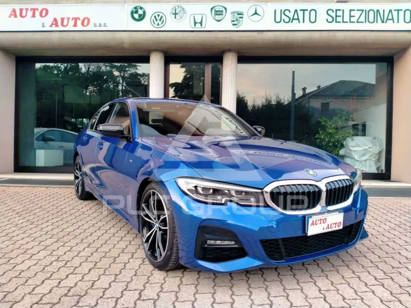 2022 BMW 320