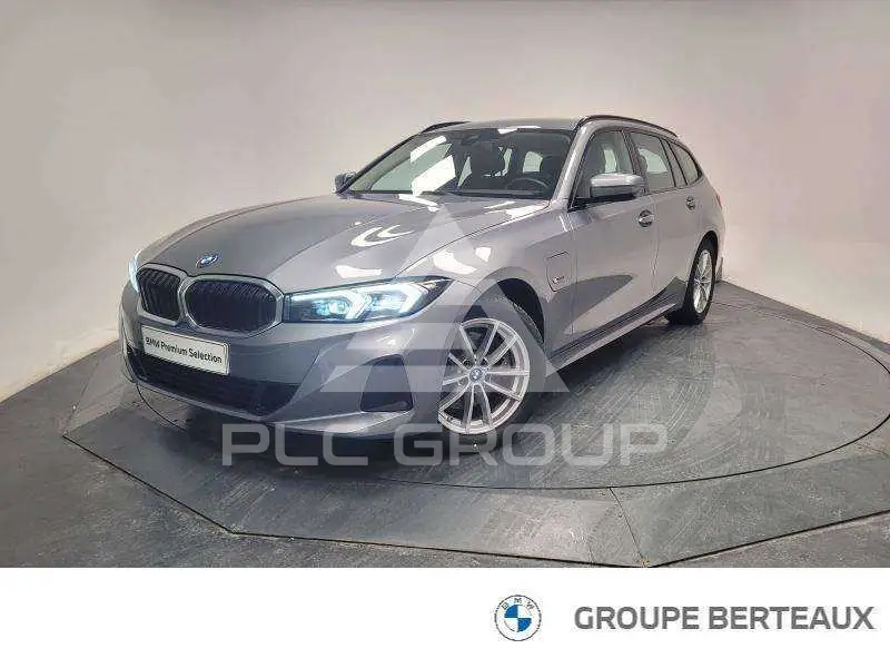 2022 BMW 320