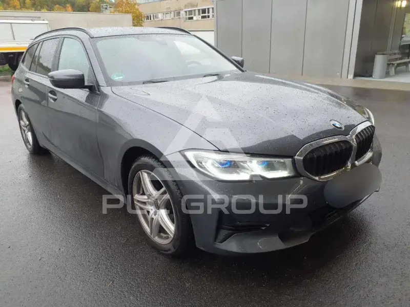 2022 BMW 320
