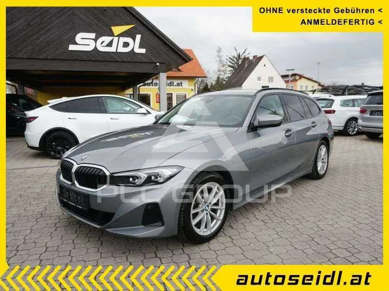 2022 BMW 320