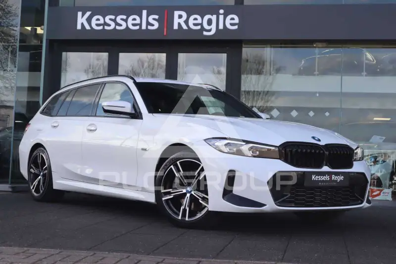 2022 BMW 320