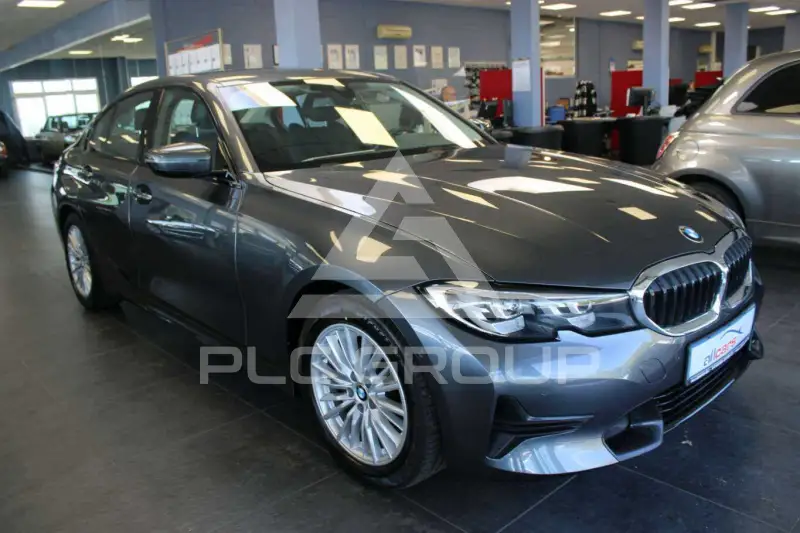 2022 BMW 320