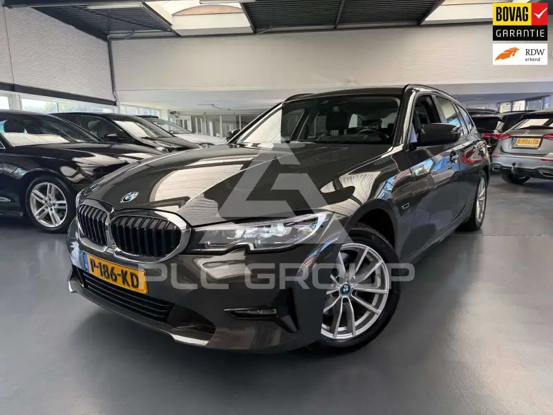 2022 BMW 320