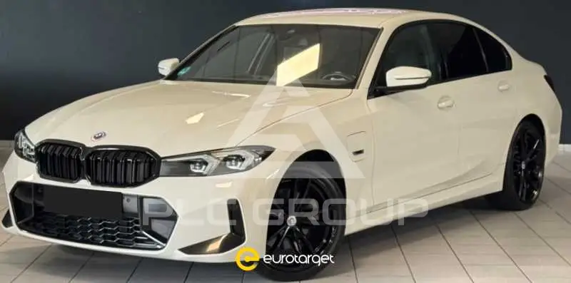 2022 BMW 320