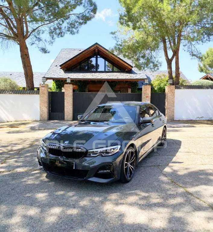 2022 BMW 320