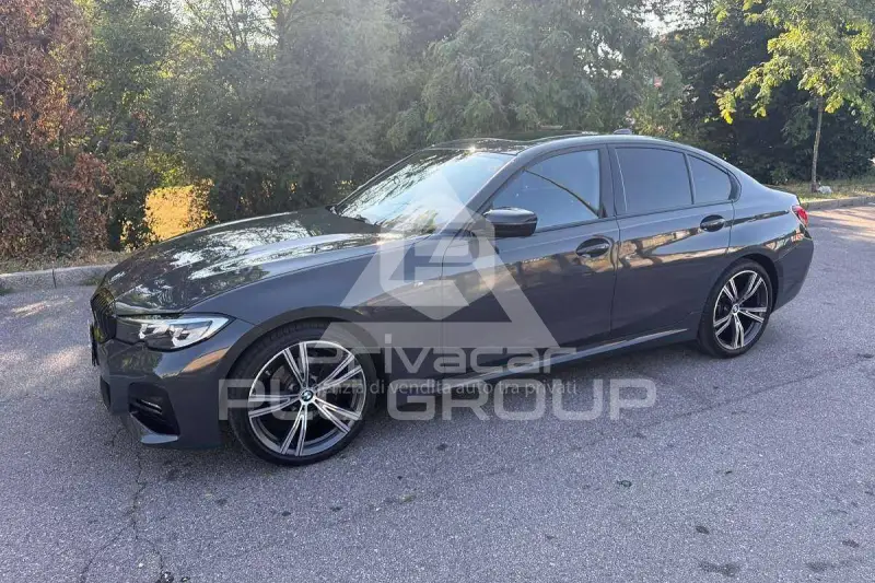 2022 BMW 320