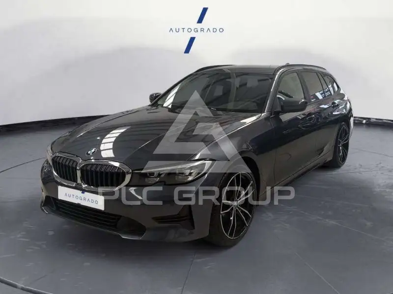 2022 BMW 320