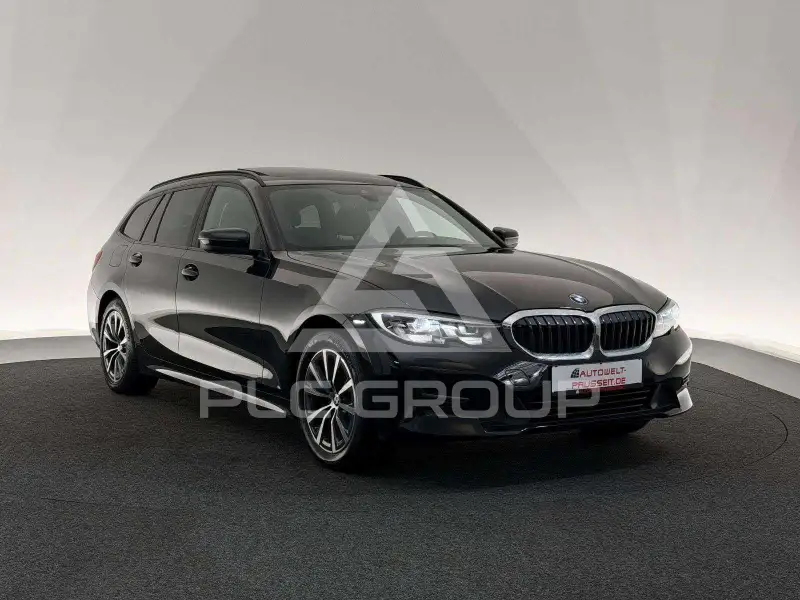 2022 BMW 320