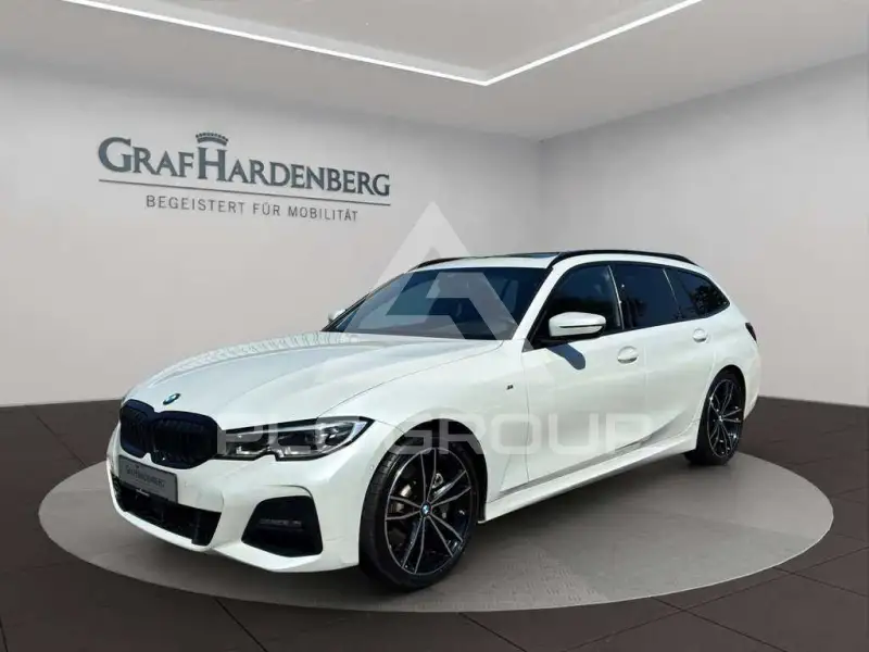 2022 BMW 330