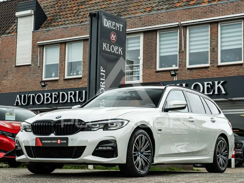2022 BMW 330