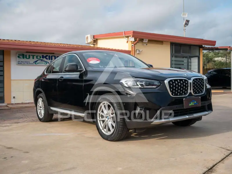 2022 BMW X4