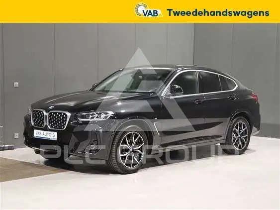 2022 BMW X4
