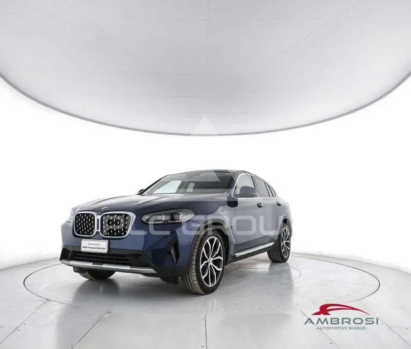 2022 BMW X4