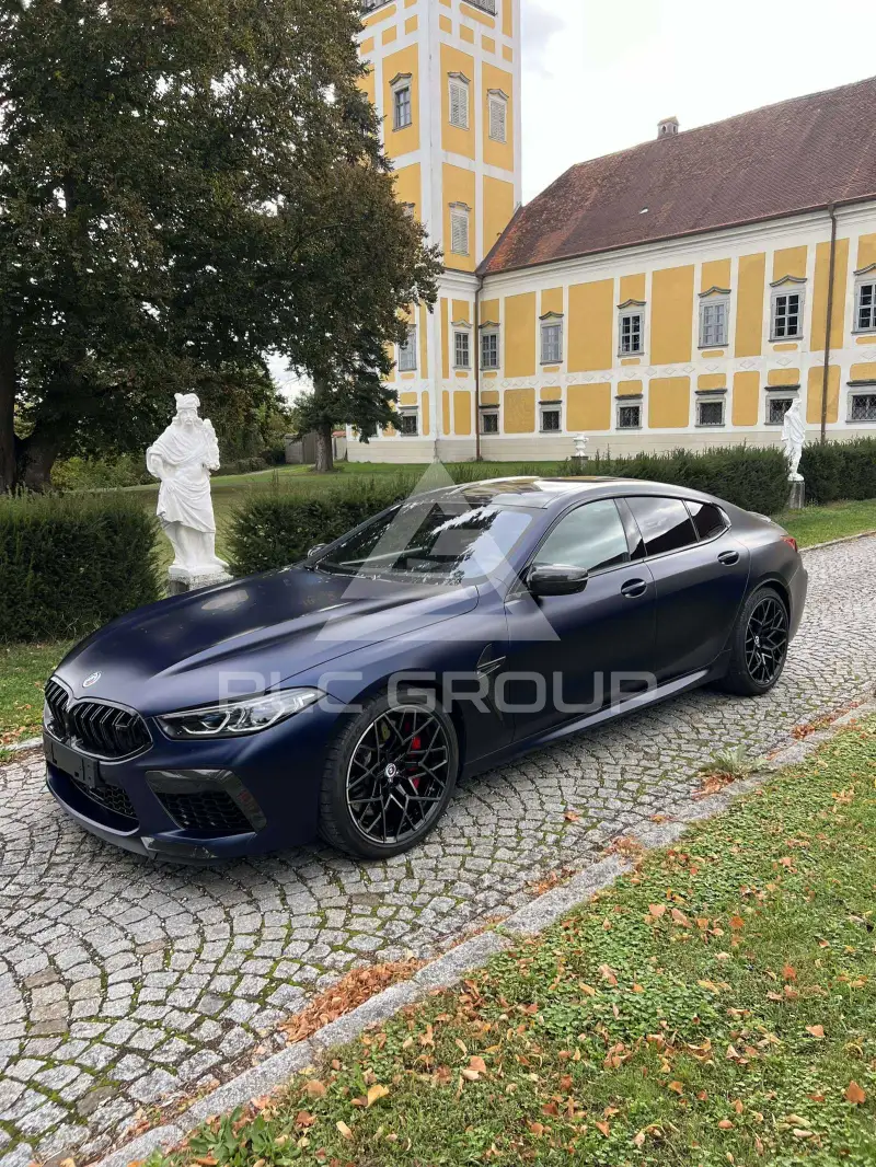2022 BMW M8