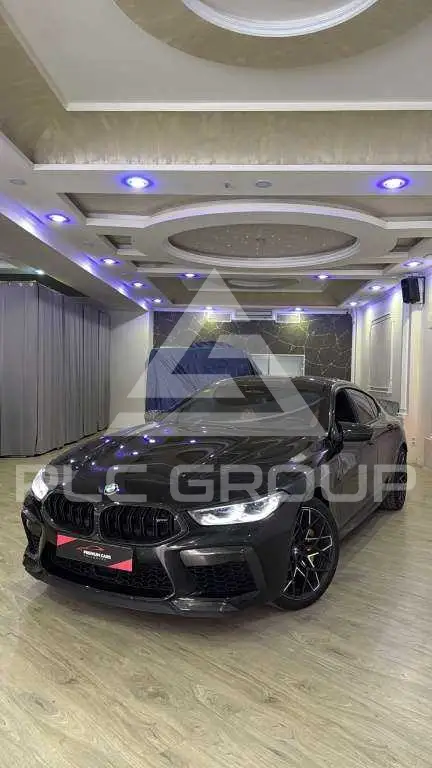 2022 BMW M8