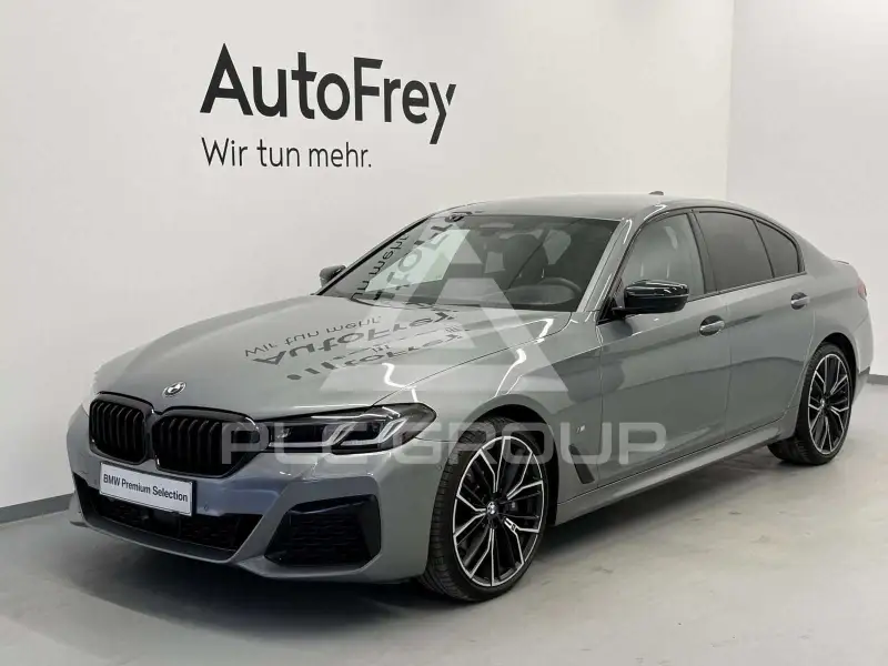 2022 BMW 520
