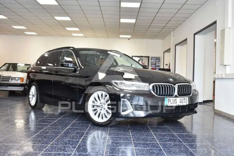 2022 BMW 520