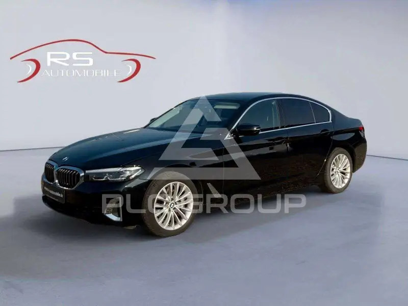 2022 BMW 520