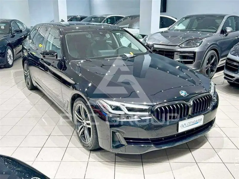 2022 BMW 520
