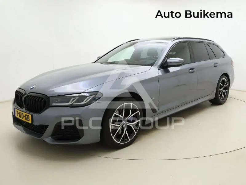 2022 BMW 520