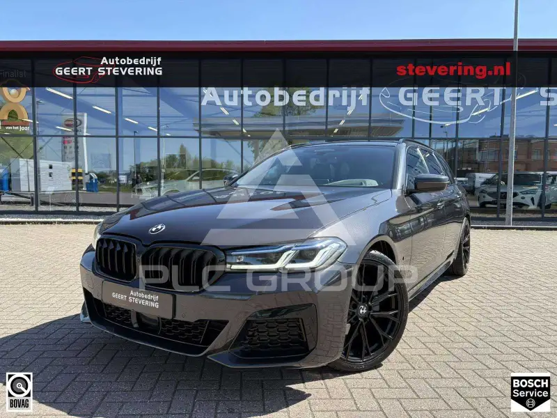 2022 BMW 520