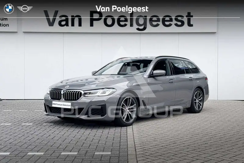 2022 BMW 520