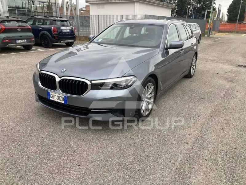 2022 BMW 520