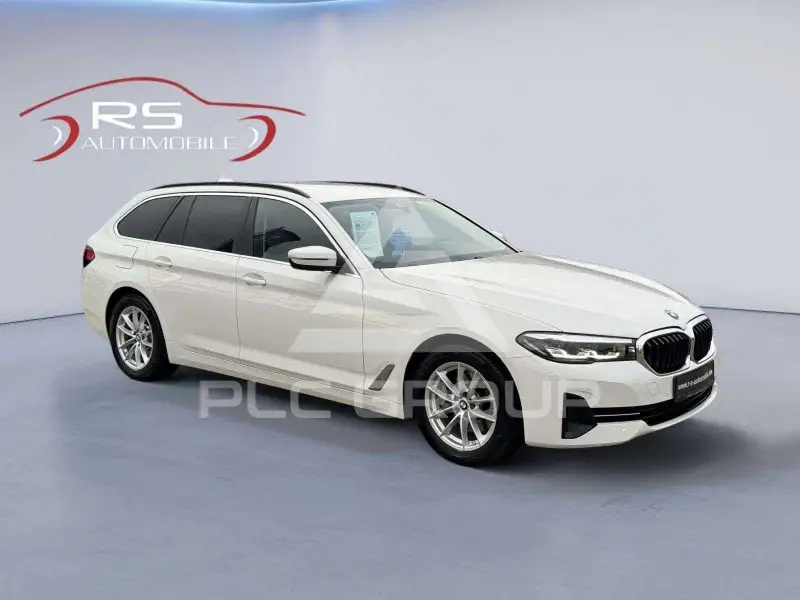 2022 BMW 520