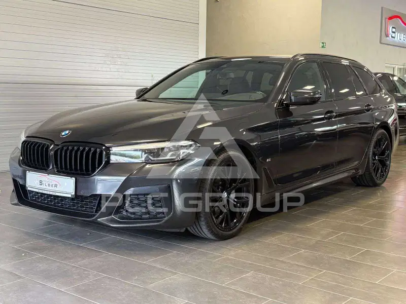 2022 BMW 520