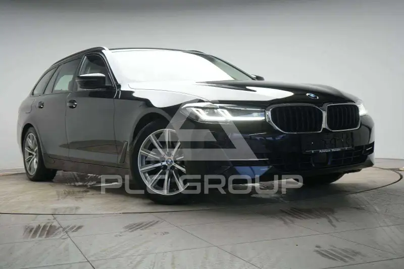 2022 BMW 520