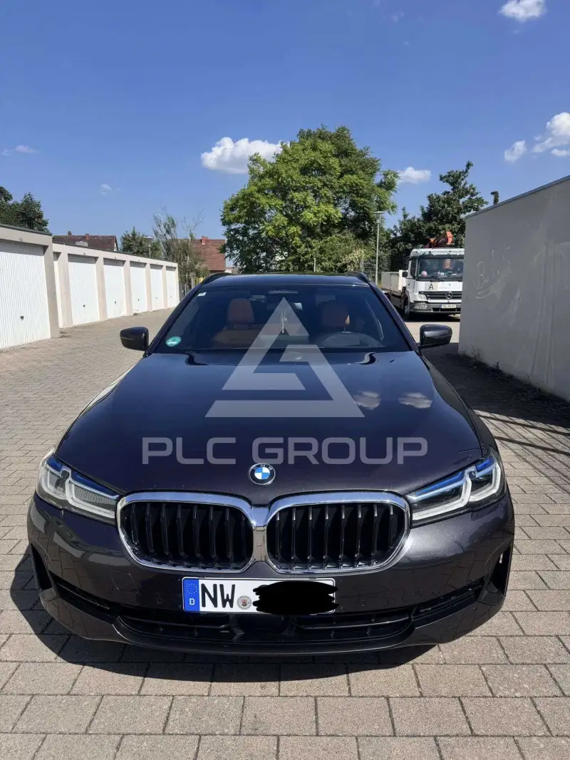 2022 BMW 520