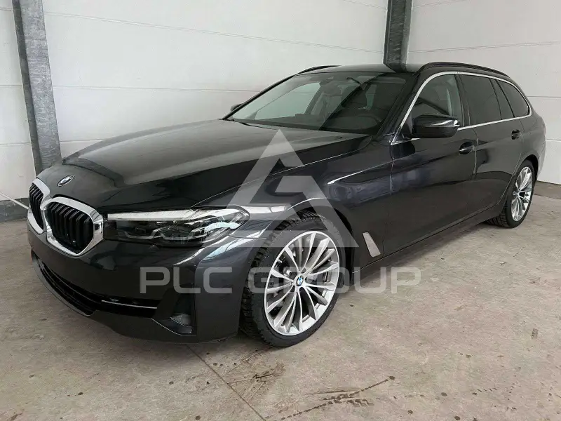 2022 BMW 520