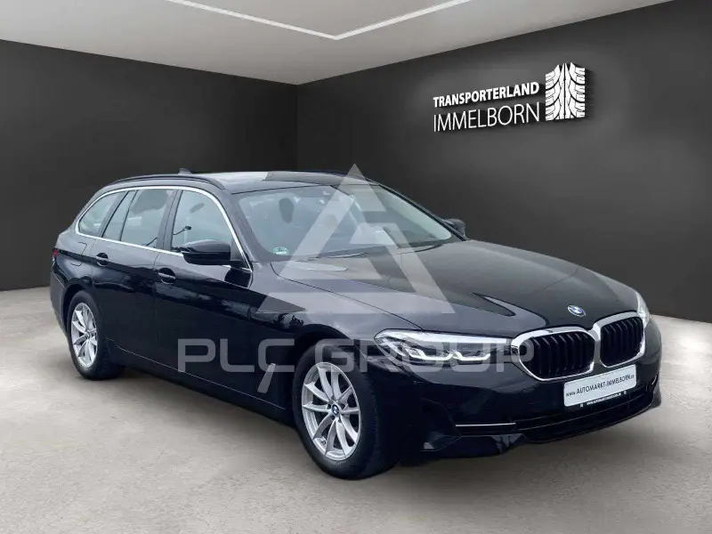 2022 BMW 520