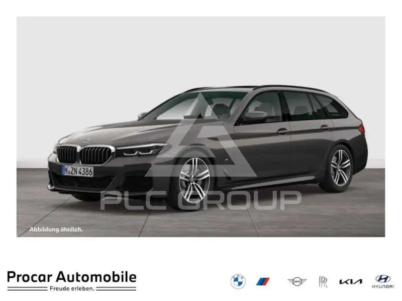 2022 BMW 520
