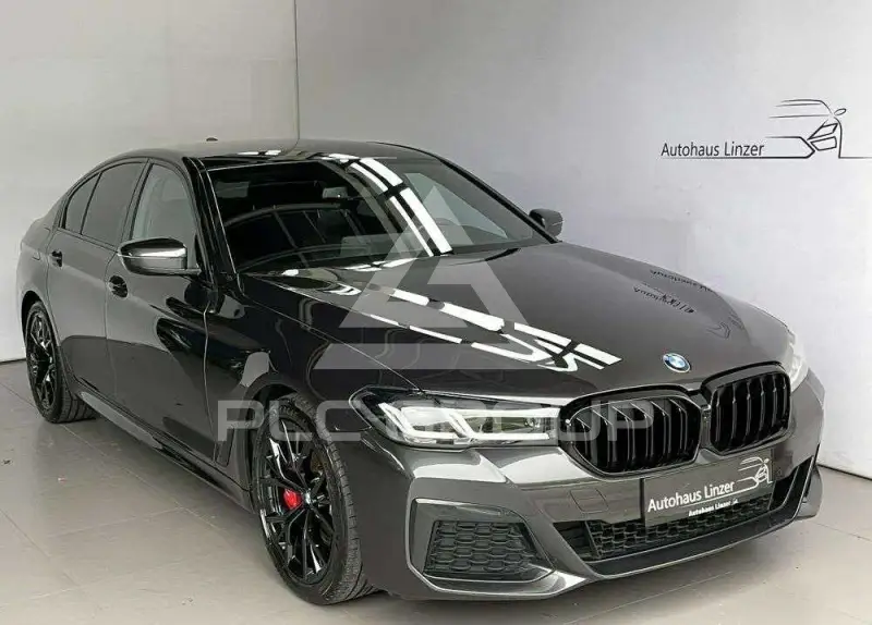 2022 BMW 520