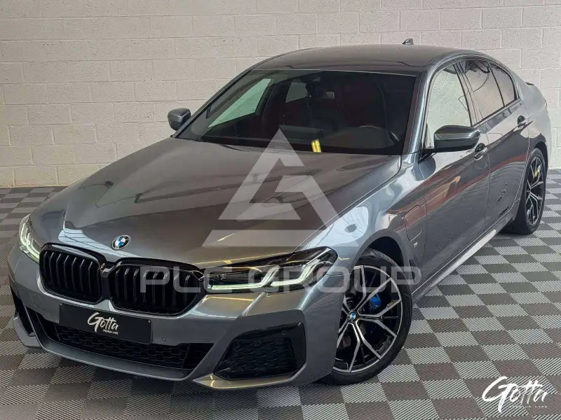 2022 BMW 520