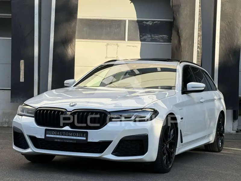 2022 BMW 520