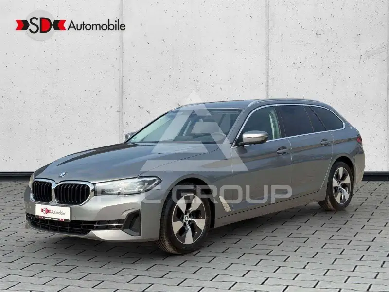 2022 BMW 520