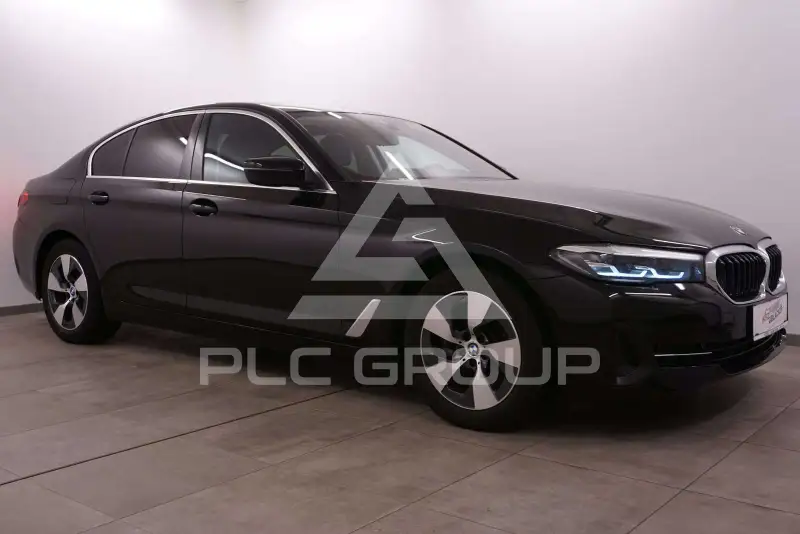 2022 BMW 520