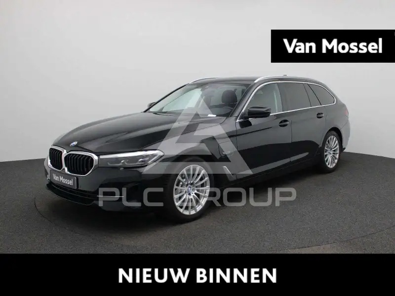 2022 BMW 520