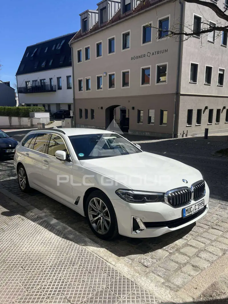 2022 BMW 520