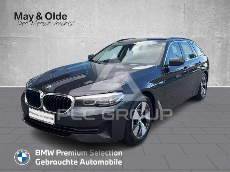 2022 BMW 520